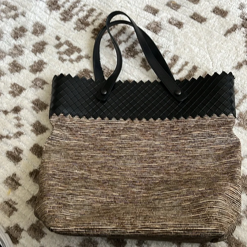 🔥HOST PICK🔥 Bottega Veneta tote - Picture 8 of 11